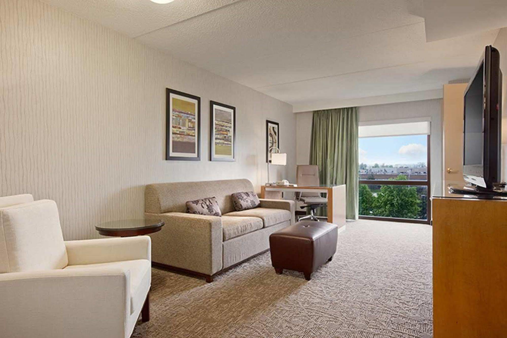Embassy Suites By Hilton Auburn Hills Habitación foto